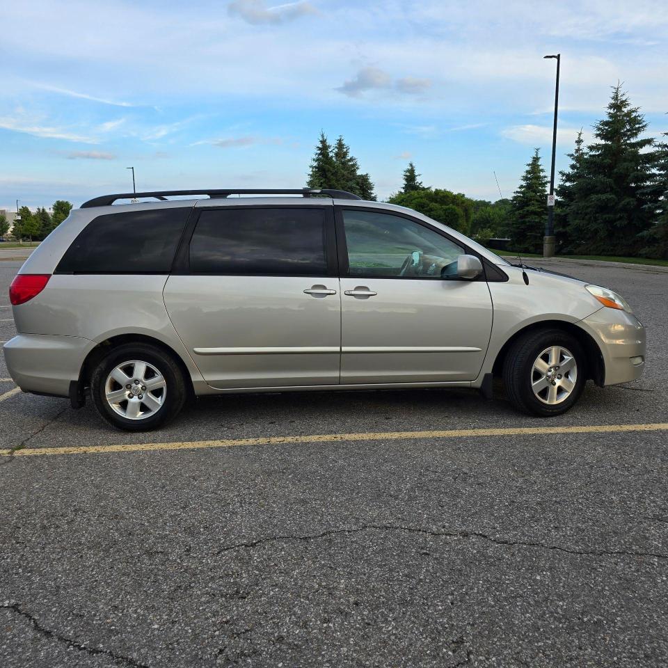 2009 Toyota Sienna 5DR LE 7-PASS FWD Photo4