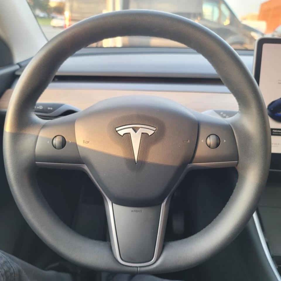 2021 Tesla Model Y LONG RANGE - Photo #12