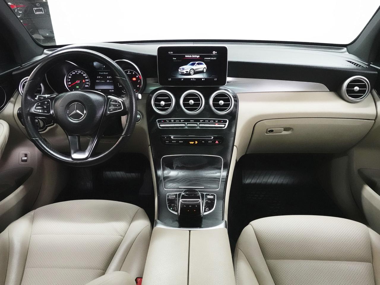 2019 Mercedes-Benz GLC-Class 4MATIC | Nav | Leather | Pano roof | Heated Seats