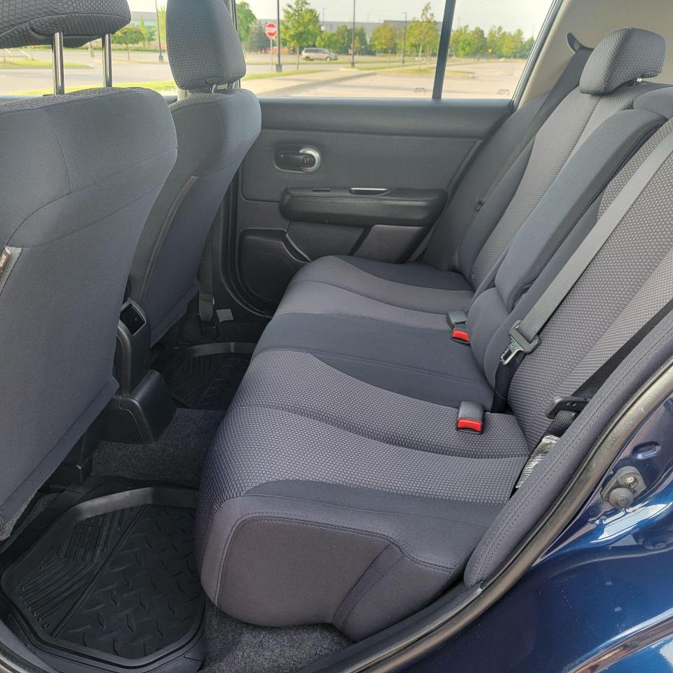 2007 Nissan Versa 1.8 SL - Photo #11