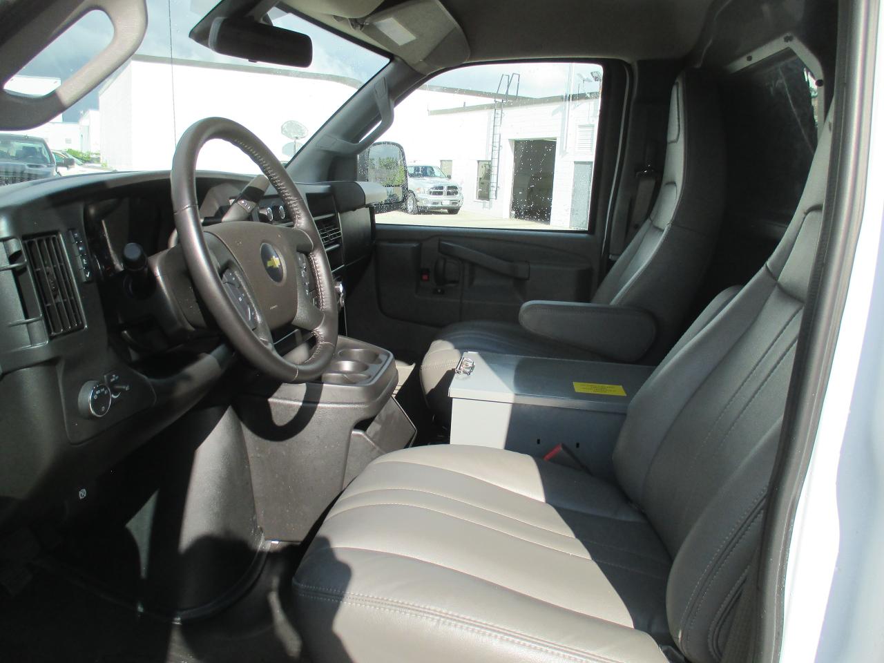 2023 Chevrolet Express 2500 RWD 2500 135"LADDER RACKS,SHELVES AND DRAWERS - Photo #16