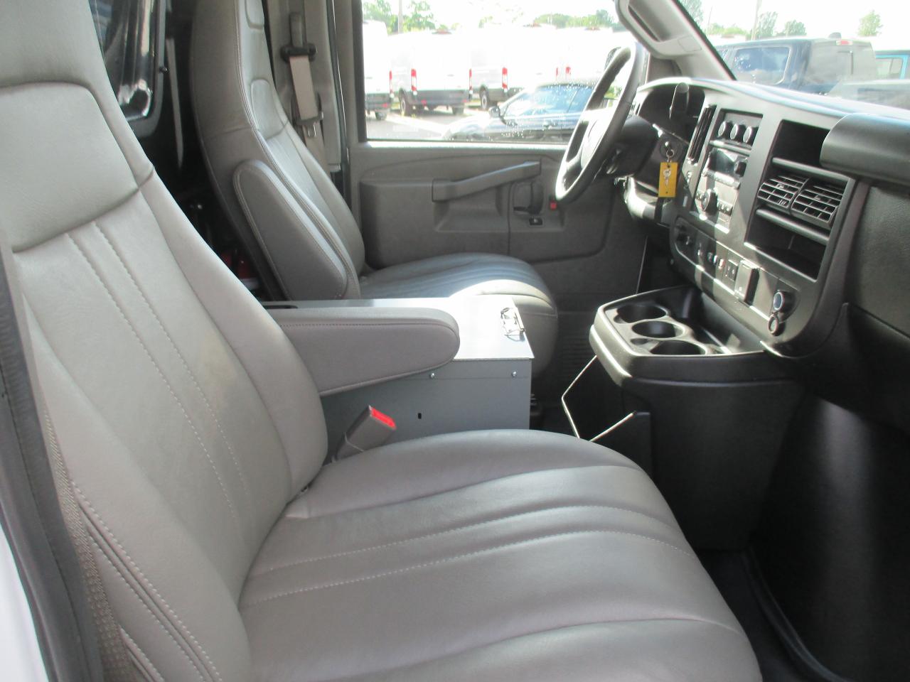 2023 Chevrolet Express 2500 RWD 2500 135"LADDER RACKS,SHELVES AND DRAWERS - Photo #14