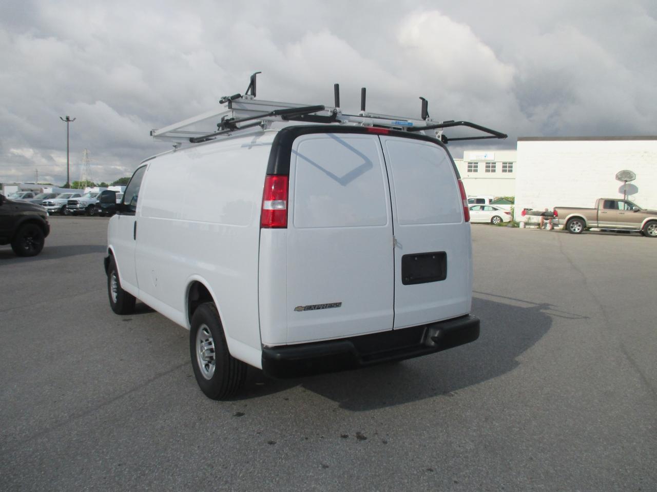 2023 Chevrolet Express 2500 RWD 2500 135"LADDER RACKS,SHELVES AND DRAWERS - Photo #6