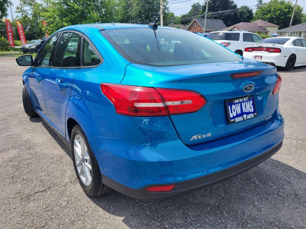 2015 Ford Focus SE Photo2