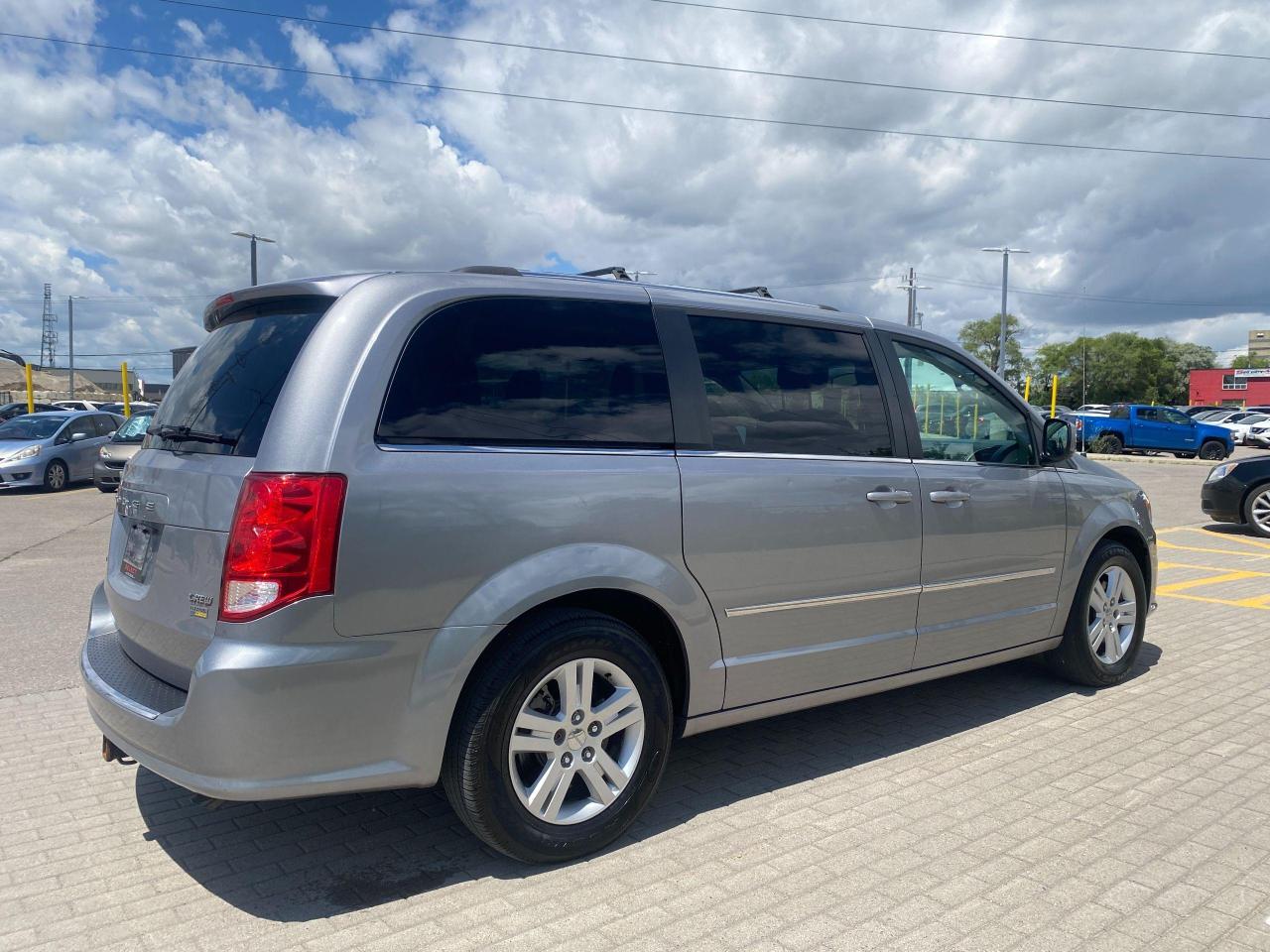 2016 Dodge Grand Caravan 4dr Wgn Crew Plus*CLEAN CARFAX* Photo4