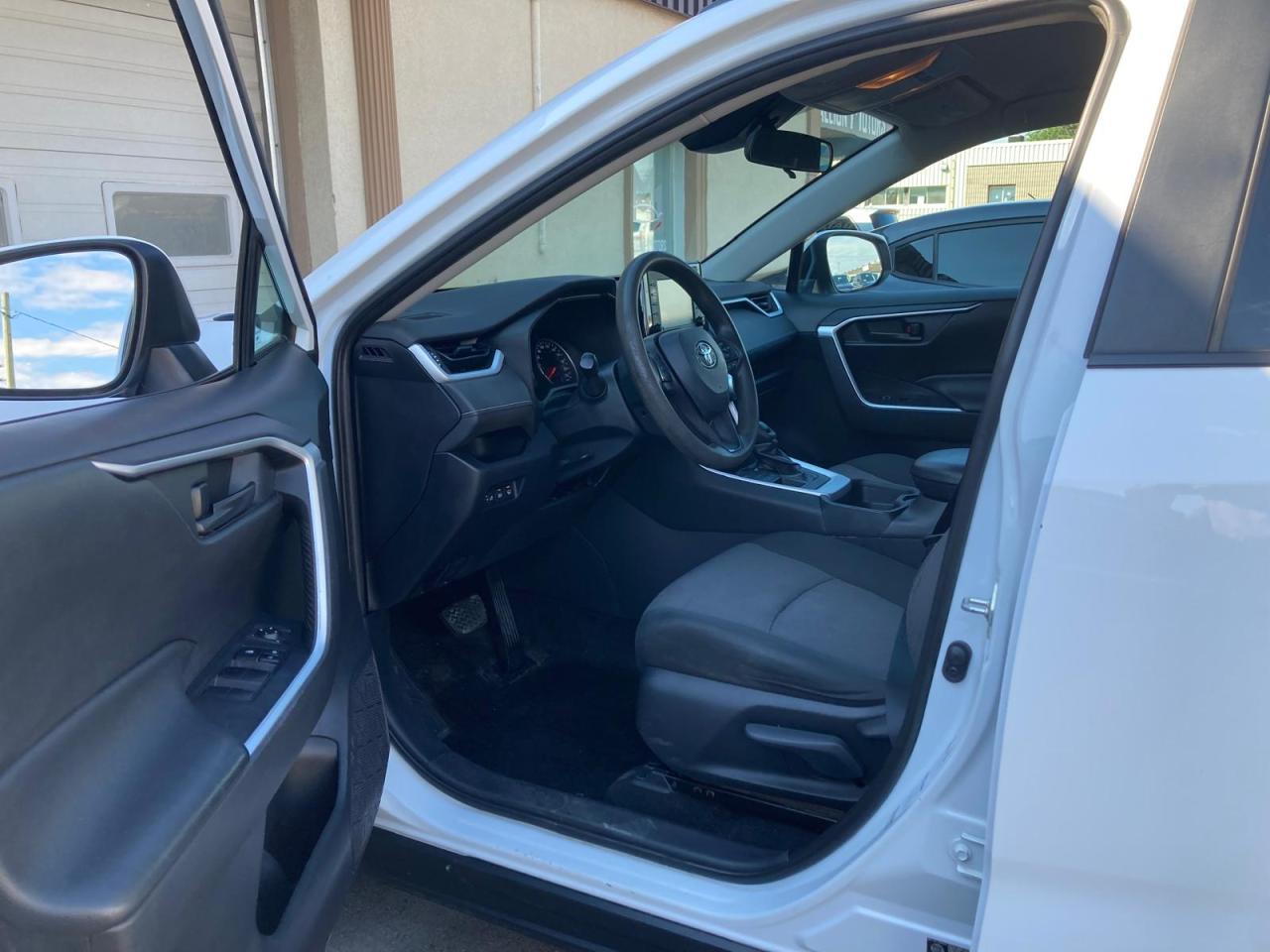 2019 Toyota RAV4 AWD LE NO ACCIDENT B-TOOTH CAMER NEW TIRES+ BRAKES - Photo #15