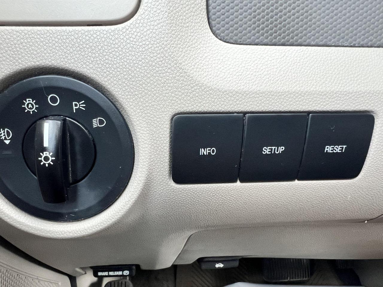 2012 Ford Escape 4WD 4dr XLT - Photo #27