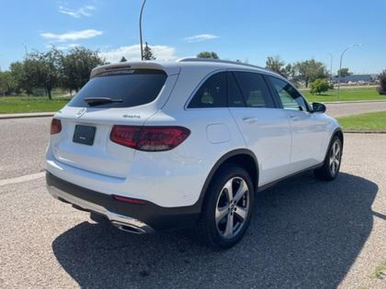 2022 Mercedes-Benz GL-Class GLC, 4MATIC, LEATHER, PANO SUNROOF, #217 Photo2