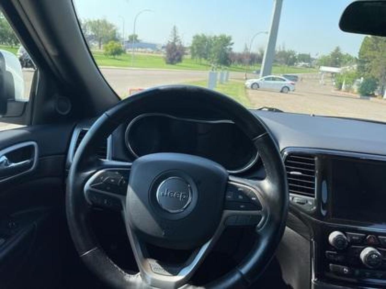 2021 Jeep Grand Cherokee NAV, 8'4 SCREEN, 3.6L, #270 Photo