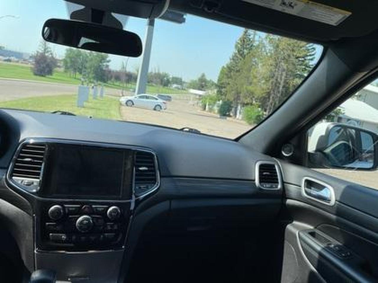 2021 Jeep Grand Cherokee NAV, 8'4 SCREEN, 3.6L, #270 Photo