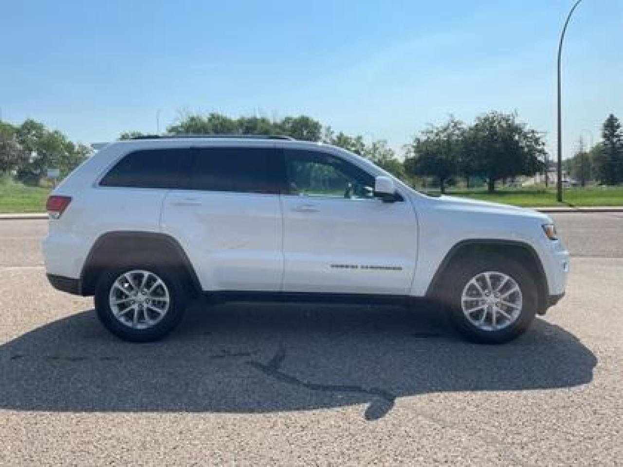 2021 Jeep Grand Cherokee NAV, 8'4 SCREEN, 3.6L, #270 Photo