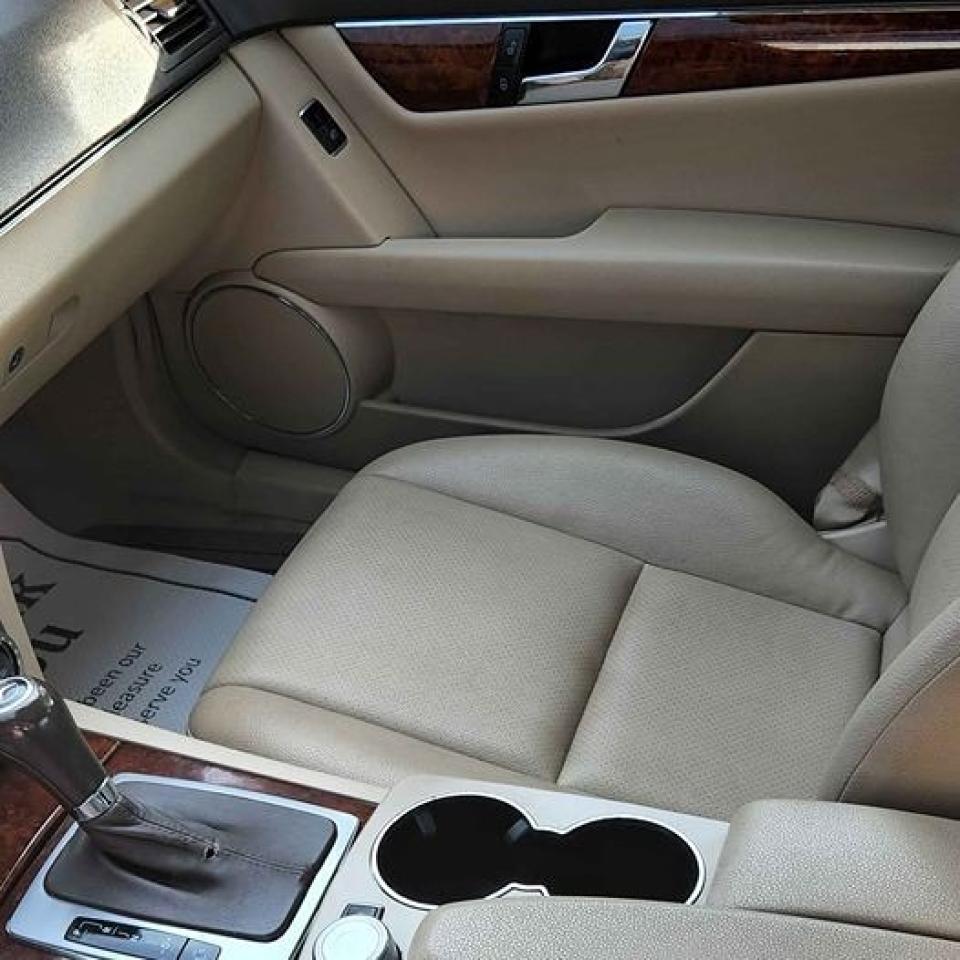 2011 Mercedes-Benz C-Class  - Photo #9
