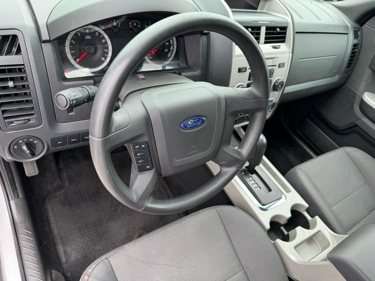 2012 Ford Escape XLT - Photo #9