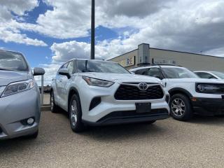 Used 2022 Toyota Highlander LE for sale in Sherwood Park, AB