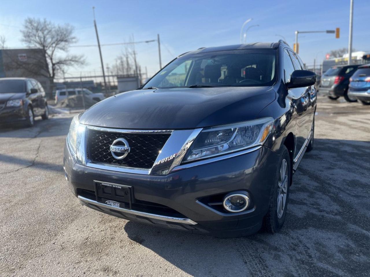 Used 2014 Nissan Pathfinder SL 4dr 4x4 CVT for sale in Winnipeg, MB