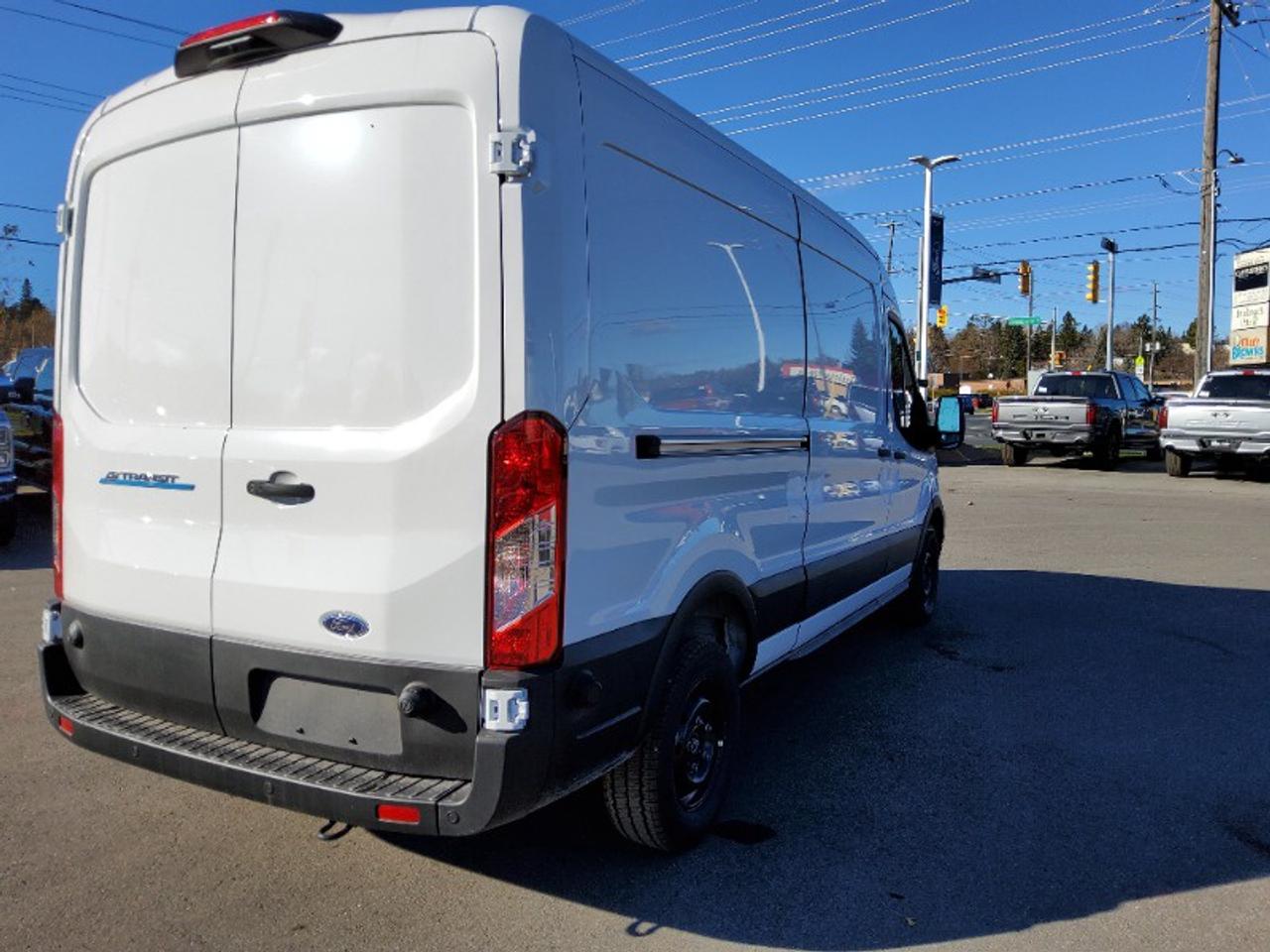 2024 Ford E-Transit Cargo Van  Photo3
