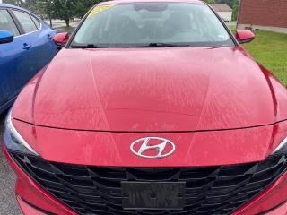 Used 2021 Hyundai Elantra Preferred w/Sun & Tech Pkg Sunroof! AutoStart! Heated Steering and Seats! for sale in Kemptville, ON