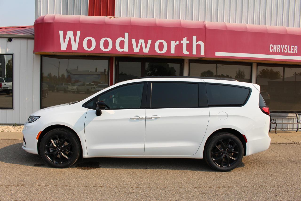 New 2024 Chrysler Pacifica Touring-L for sale in Kenton, MB