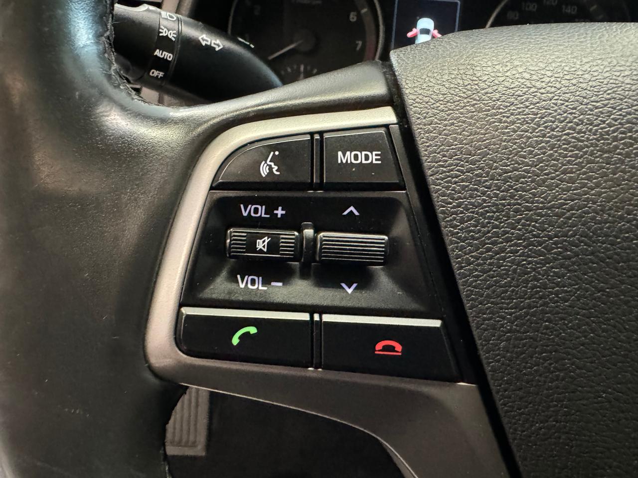 2017 Hyundai Elantra LIMITED+GPS+Sunroof+HeatedLeather+Camera+BlindSpot - Photo #44