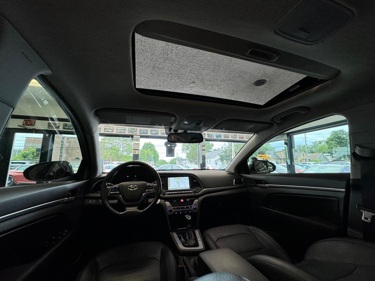 2017 Hyundai Elantra LIMITED+GPS+Sunroof+HeatedLeather+Camera+BlindSpot Photo3
