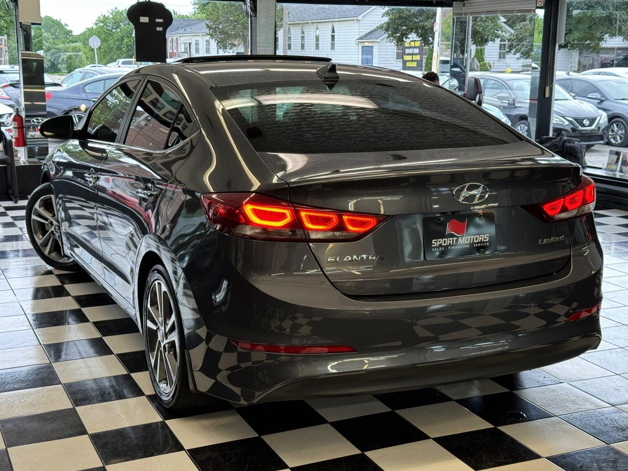 2017 Hyundai Elantra LIMITED+GPS+Sunroof+HeatedLeather+Camera+BlindSpot Photo15