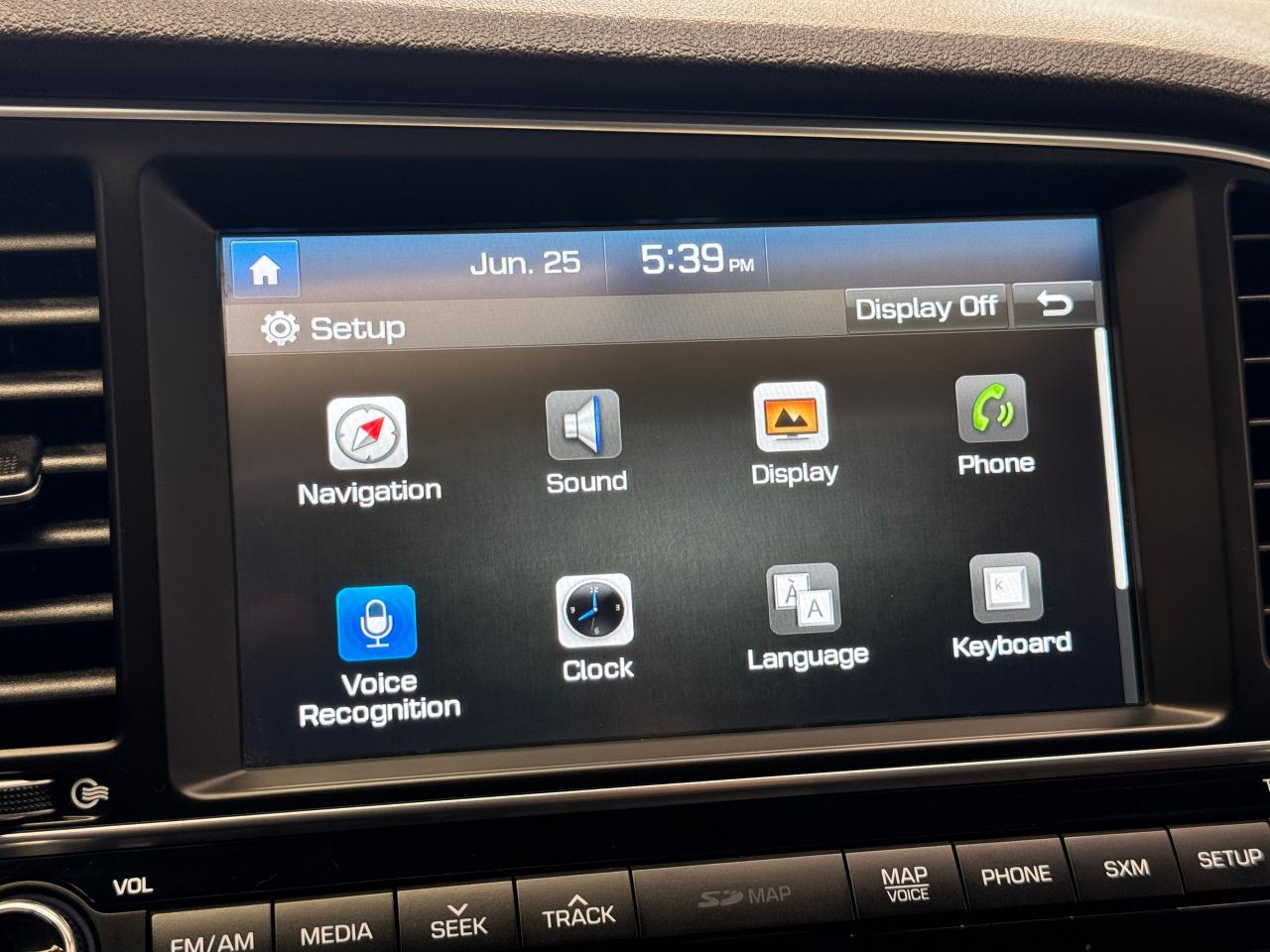 2017 Hyundai Elantra LIMITED+GPS+Sunroof+HeatedLeather+Camera+BlindSpot Photo30