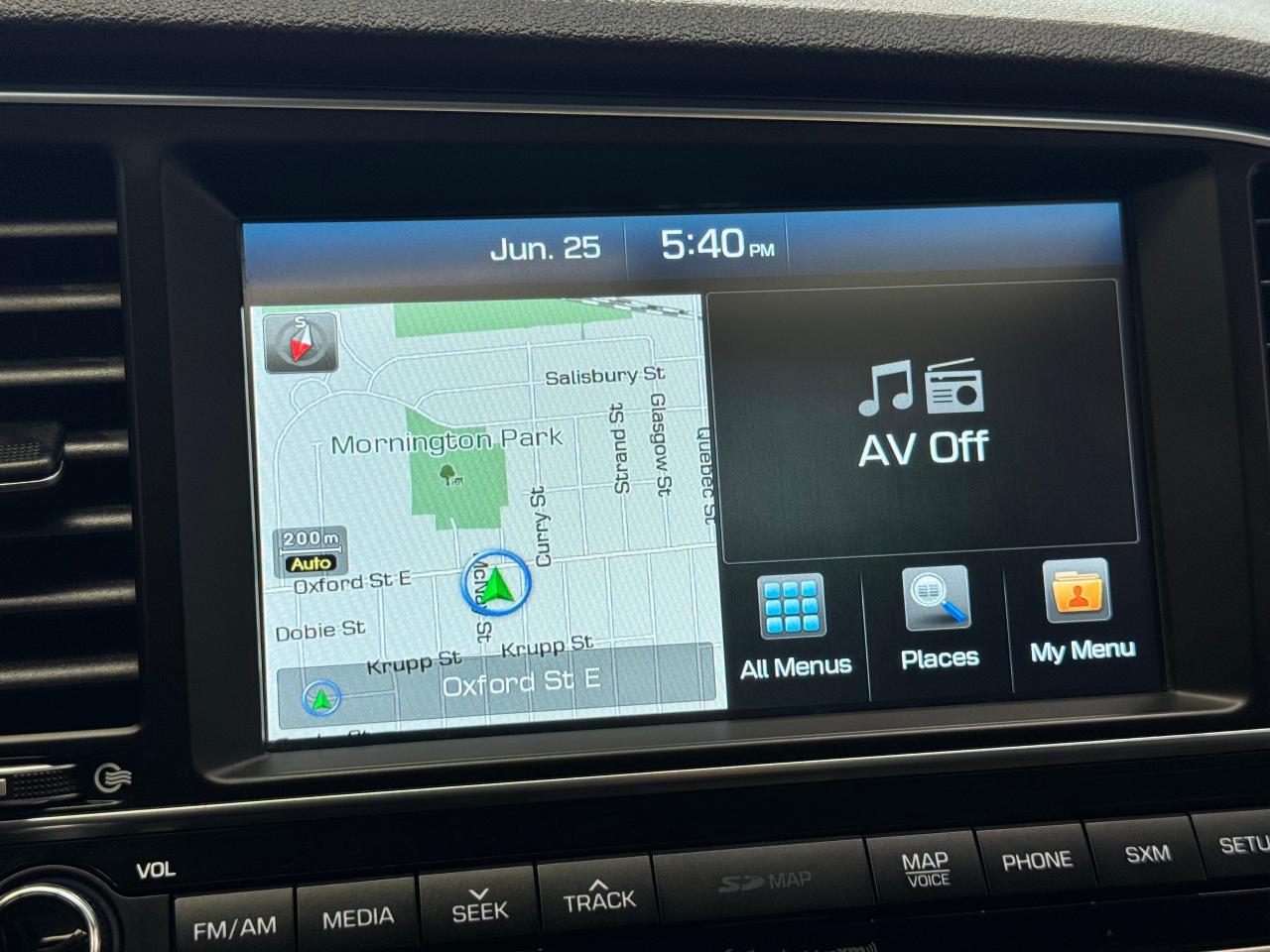 2017 Hyundai Elantra LIMITED+GPS+Sunroof+HeatedLeather+Camera+BlindSpot - Photo #32