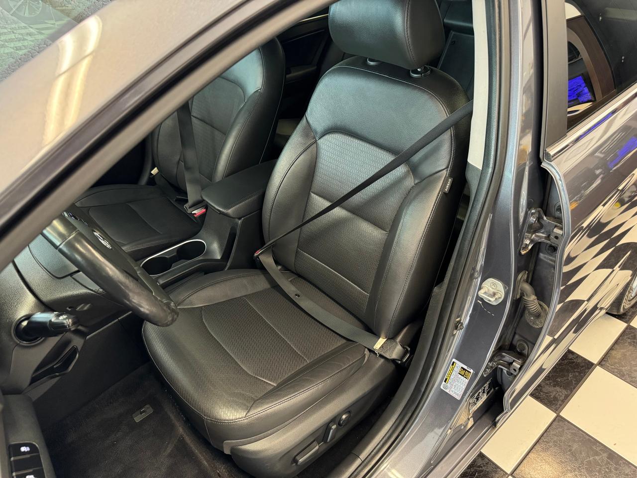 2017 Hyundai Elantra LIMITED+GPS+Sunroof+HeatedLeather+Camera+BlindSpot Photo85