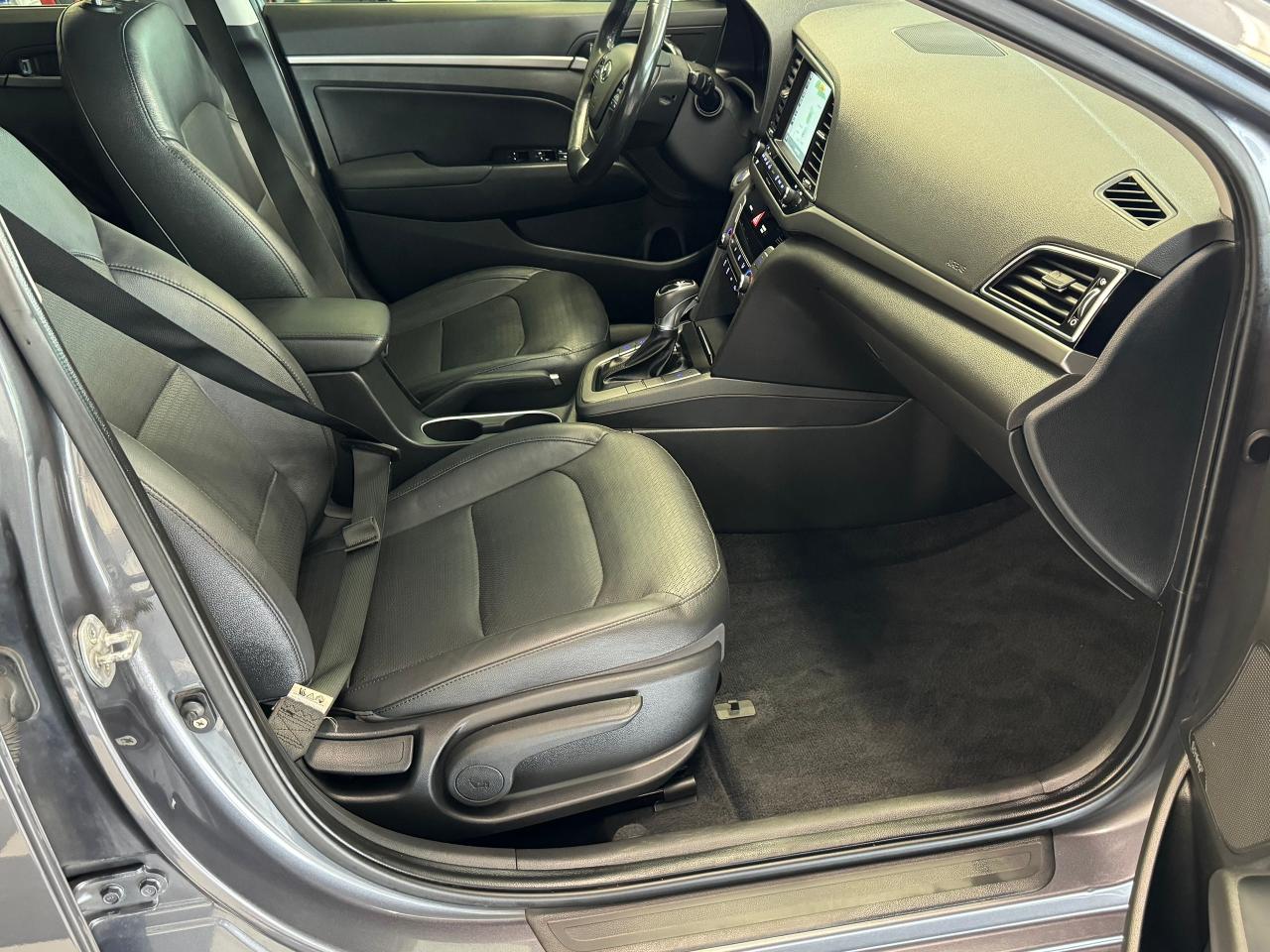 2017 Hyundai Elantra LIMITED+GPS+Sunroof+HeatedLeather+Camera+BlindSpot Photo23
