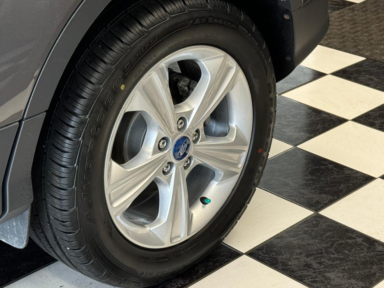 2014 Ford Escape SE+Camera+Remote Start+Power Lift Gate+New Tires - Photo #49