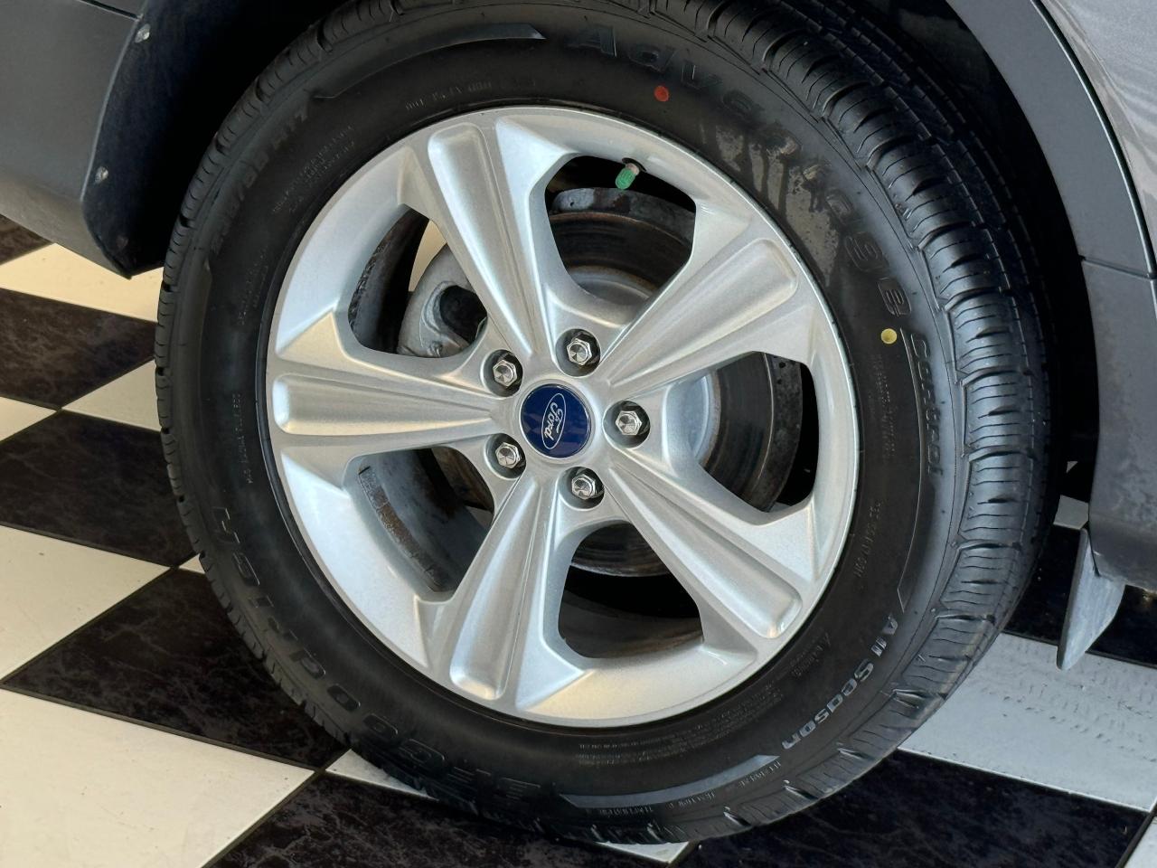2014 Ford Escape SE+Camera+Remote Start+Power Lift Gate+New Tires Photo110