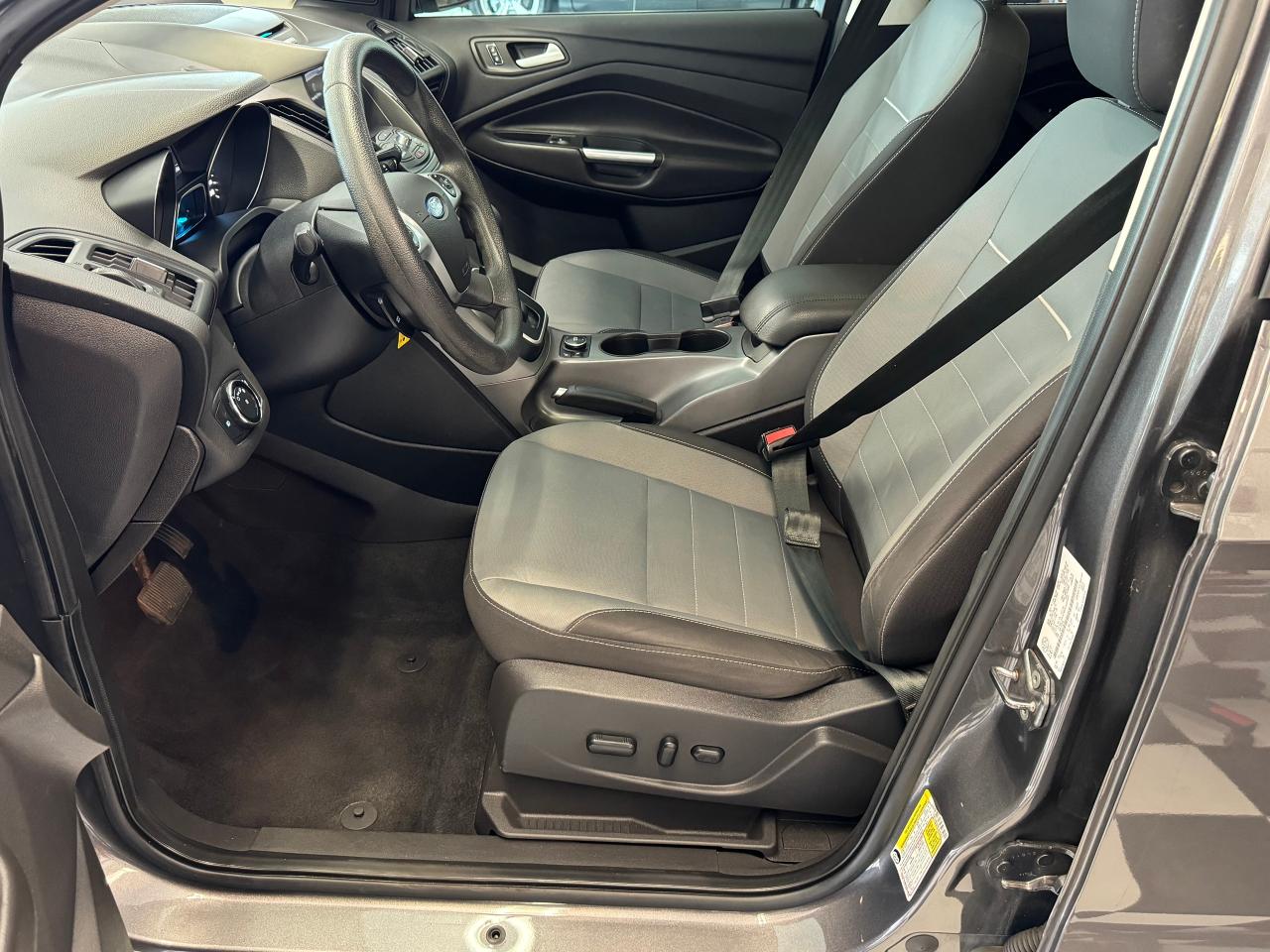 2014 Ford Escape SE+Camera+Remote Start+Power Lift Gate+New Tires Photo76