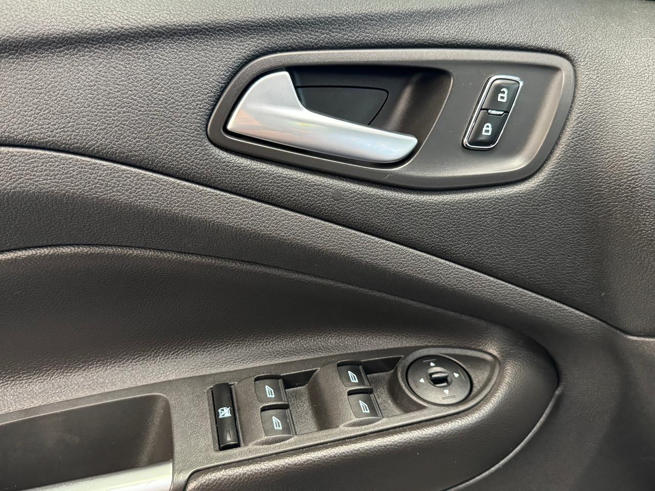 2014 Ford Escape SE+Camera+Remote Start+Power Lift Gate+New Tires - Photo #46