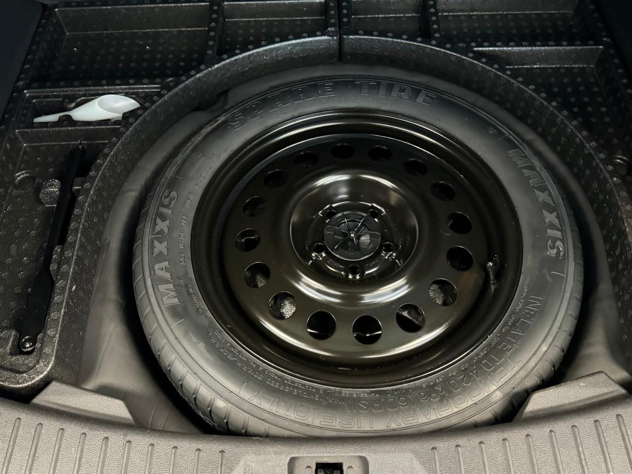 2014 Ford Escape SE+Camera+Remote Start+Power Lift Gate+New Tires - Photo #52