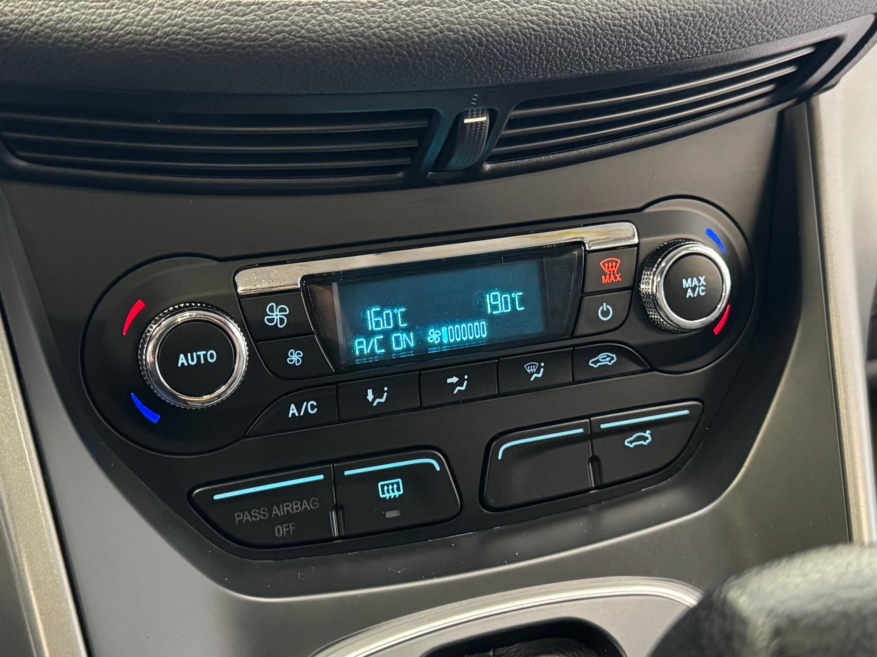2014 Ford Escape SE+Camera+Remote Start+Power Lift Gate+New Tires Photo90
