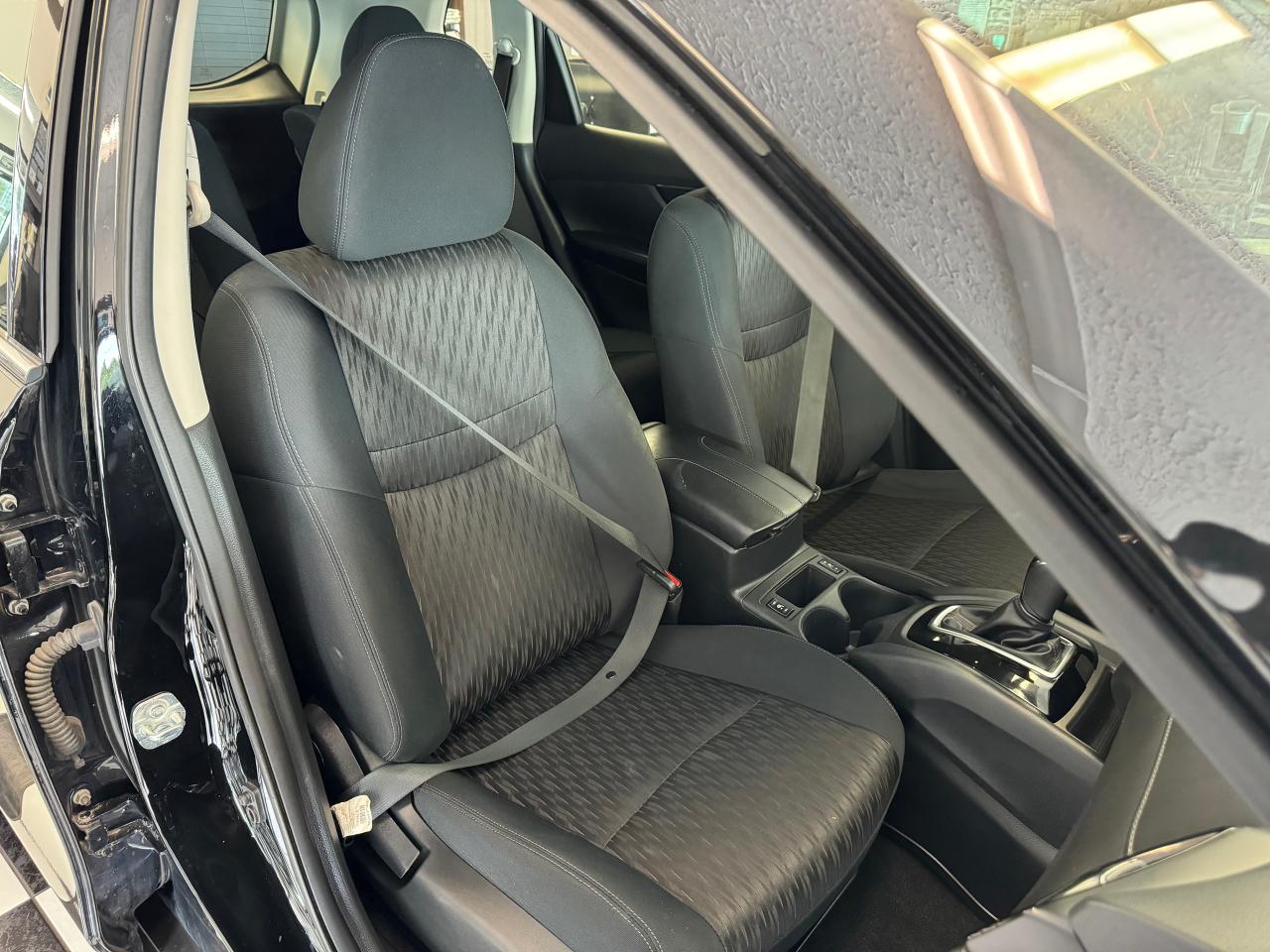 2018 Nissan Rogue S+Blind Spot+New Tires+Apple Play++CLEAN CARFAX Photo21