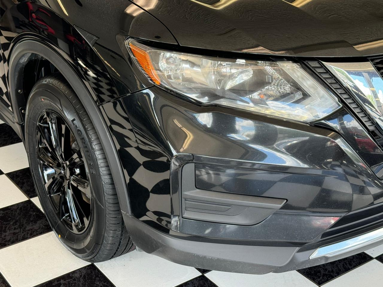 2018 Nissan Rogue S+Blind Spot+New Tires+Apple Play++CLEAN CARFAX Photo93