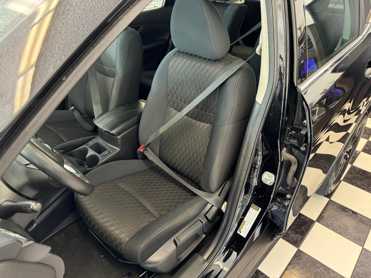 2018 Nissan Rogue S+Blind Spot+New Tires+Apple Play++CLEAN CARFAX - Photo #18