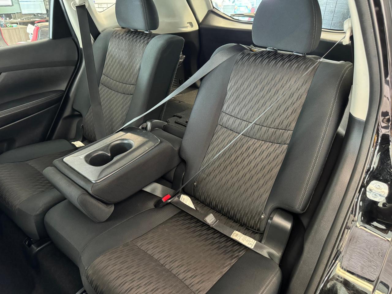 2018 Nissan Rogue S+Blind Spot+New Tires+Apple Play++CLEAN CARFAX Photo78