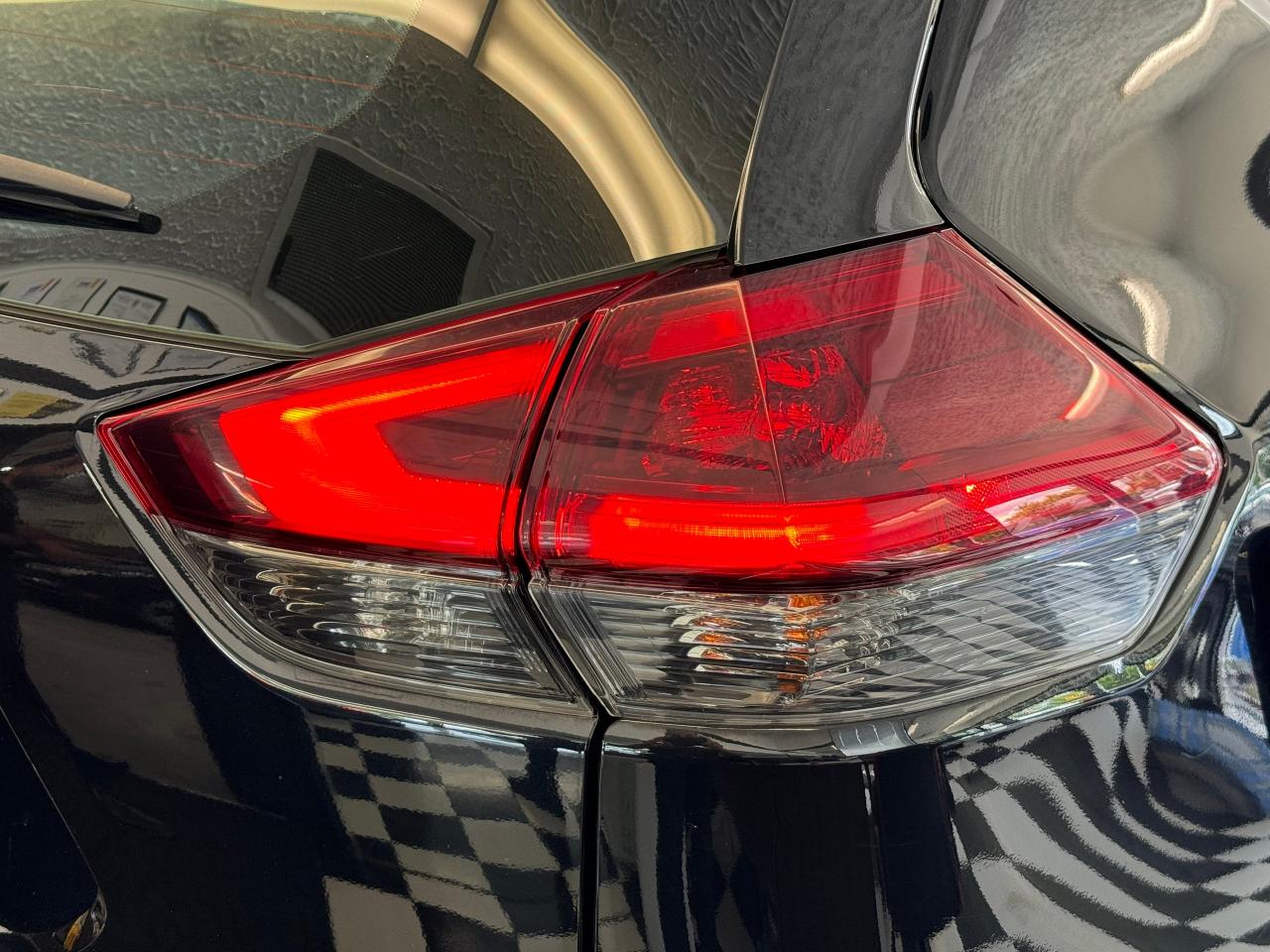 2018 Nissan Rogue S+Blind Spot+New Tires+Apple Play++CLEAN CARFAX - Photo #54