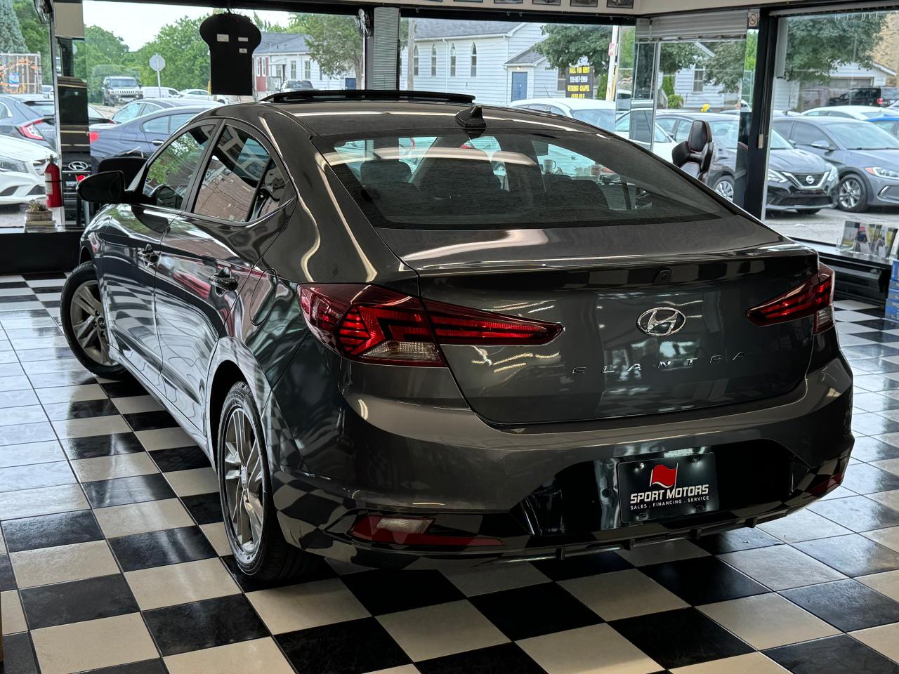 2020 Hyundai Elantra Preferred W/Sun&Safety+New Tires+CLEAN CARFAX - Photo #16