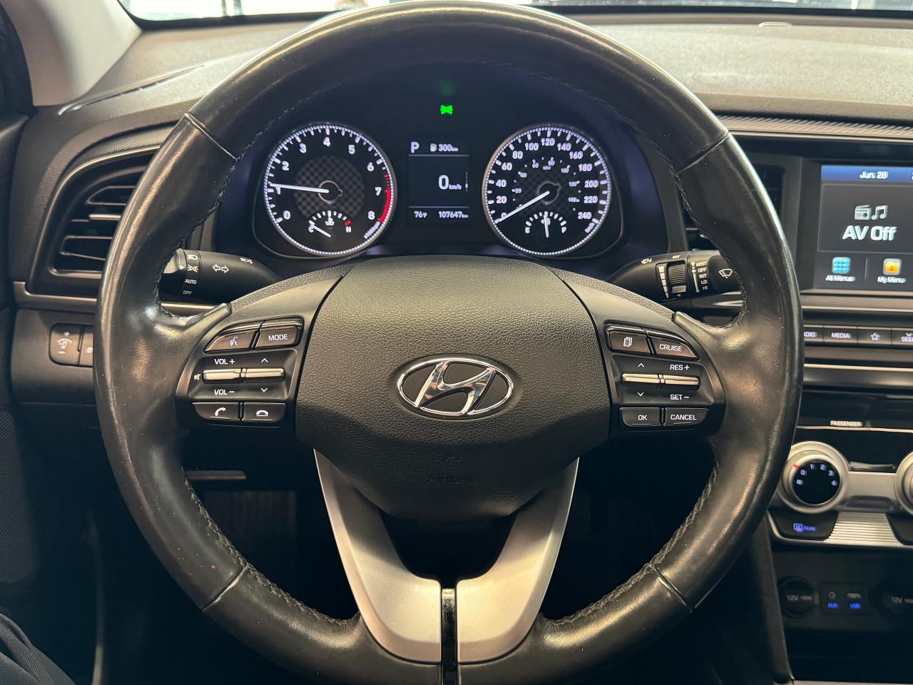 2020 Hyundai Elantra Preferred W/Sun&Safety+New Tires+CLEAN CARFAX - Photo #11