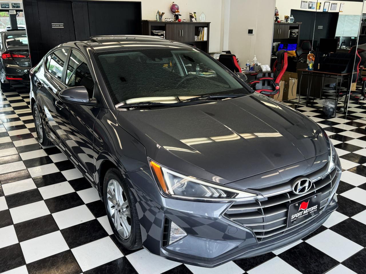 2020 Hyundai Elantra Preferred W/Sun&Safety+New Tires+CLEAN CARFAX - Photo #8