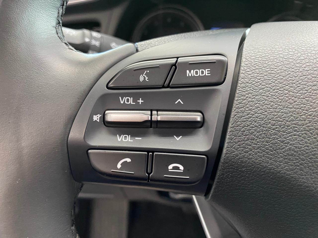 2020 Hyundai Elantra Preferred W/Sun&Safety+New Tires+CLEAN CARFAX - Photo #53