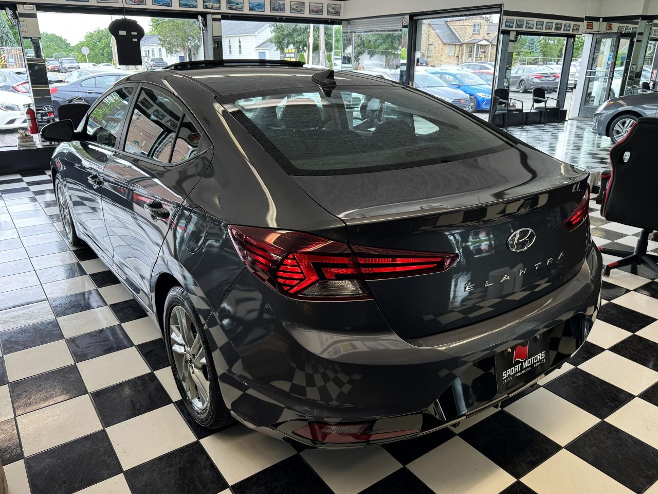 2020 Hyundai Elantra Preferred W/Sun&Safety+New Tires+CLEAN CARFAX - Photo #5