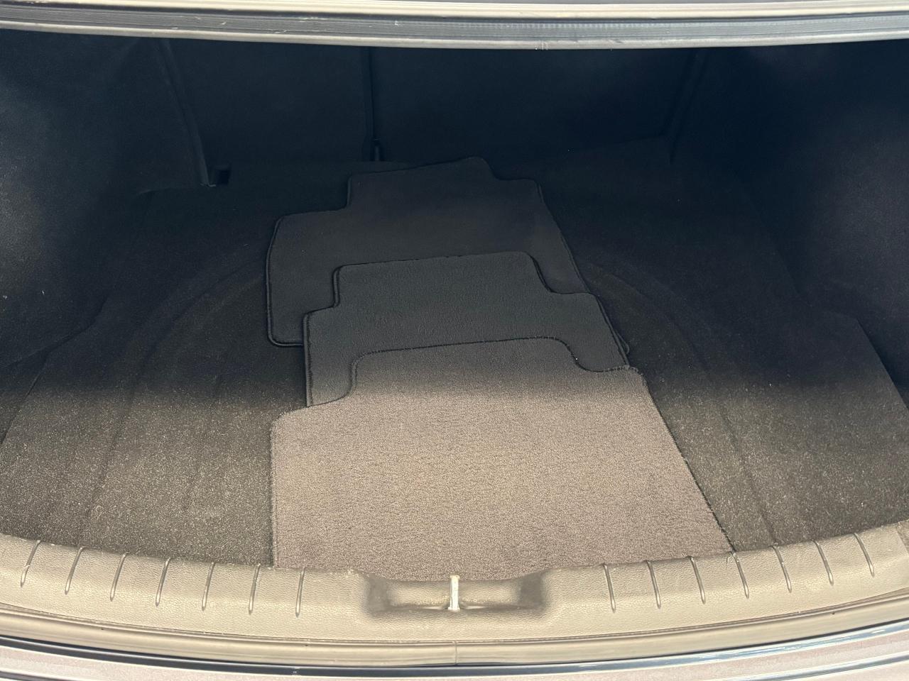 2020 Hyundai Elantra Preferred W/Sun&Safety+New Tires+CLEAN CARFAX Photo96