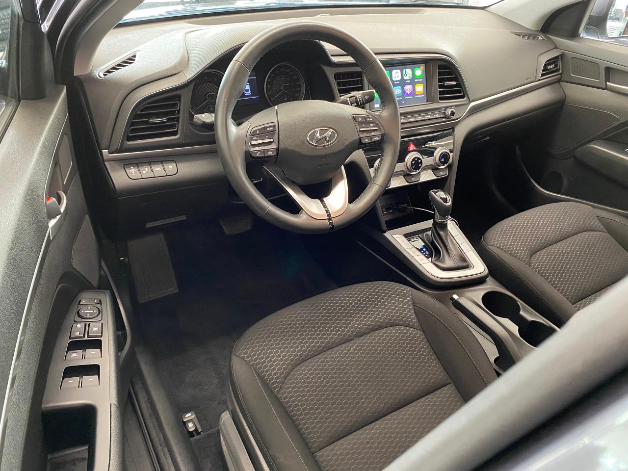 2020 Hyundai Elantra Preferred W/Sun&Safety+New Tires+CLEAN CARFAX - Photo #18