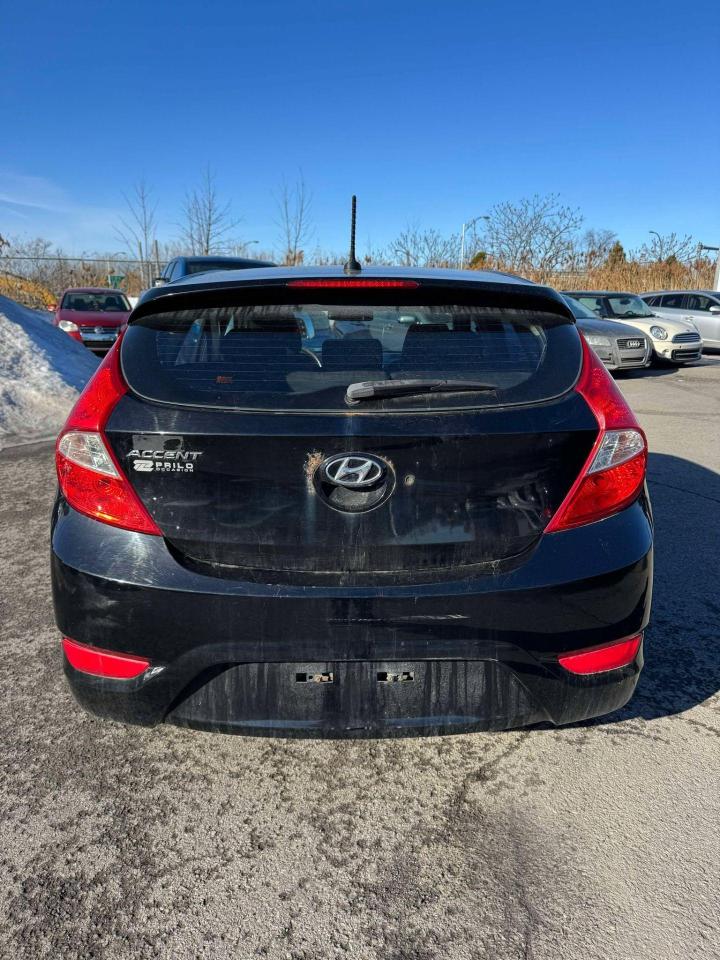 2012 Hyundai Accent  - Photo #5