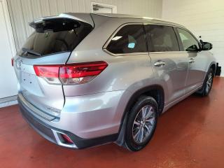 Used 2017 Toyota Highlander XLE AWD for sale in Pembroke, ON