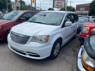 Used 2015 Chrysler Town & Country 4DR WGN TOURING for sale in St. Catharines, ON